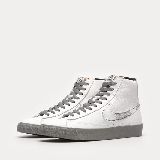 BLAZER MID ‘77 SNEAKERS EMB