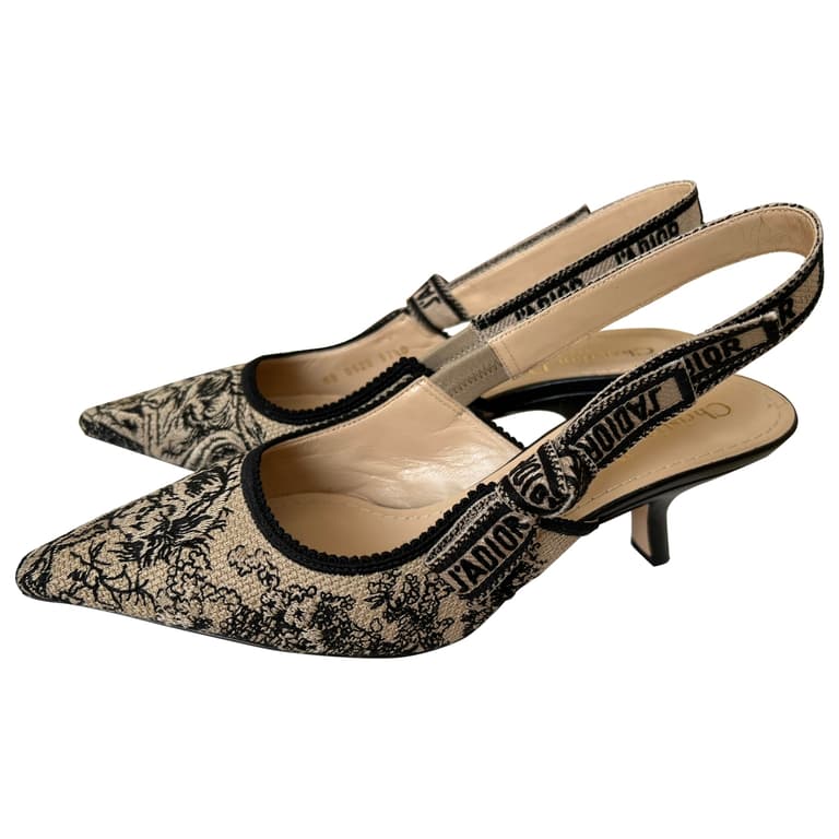 J’ADIOR SLINGBACK PUMP